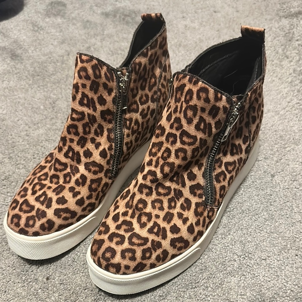 Soda Brown Slip-On Sneakers with Leopard Print